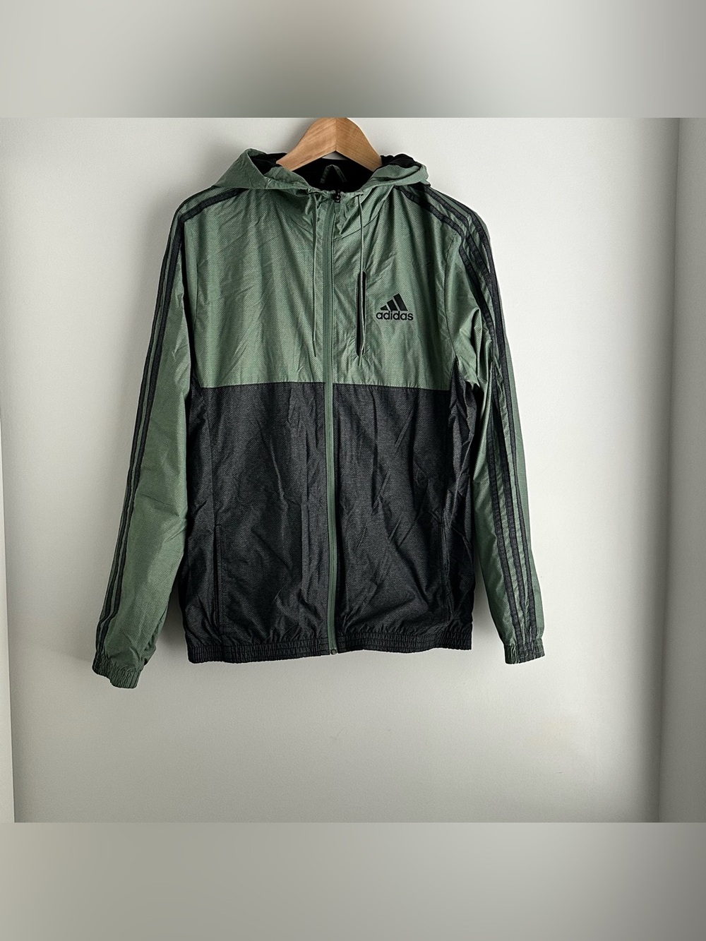 Adidas Two-Tone Olive Green and Black Hooded Windbreaker S